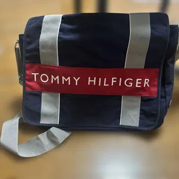 TOMMY HILFIGER 네이비 숄더백