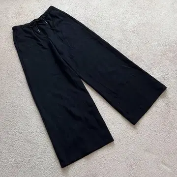 새상품급 띠어리 와이드 팬츠 가우초 팬츠 블랙 현행 S