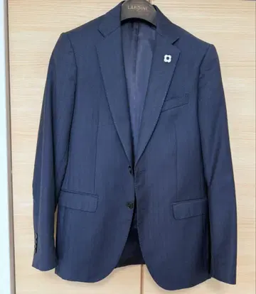 LARDINI 네이비 테일러드 자켓