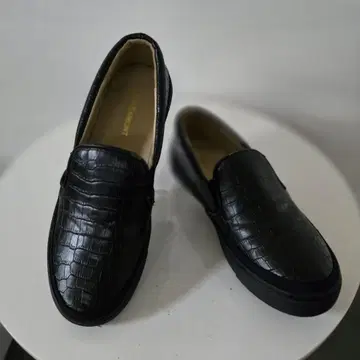 미사용 LAUTREAMONT 플랫슈즈 블랙 23cm