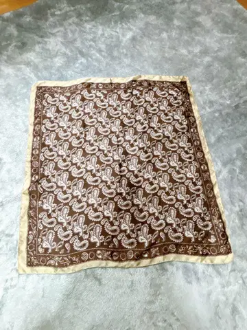 브라운 페이즐리 무늬 스카프 약 70cm