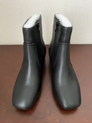 블랙 스퀘어토 숏부츠