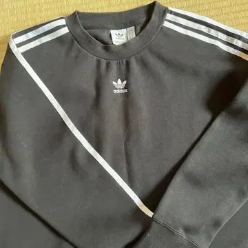 adidas 블랙 트레이닝복 UK8