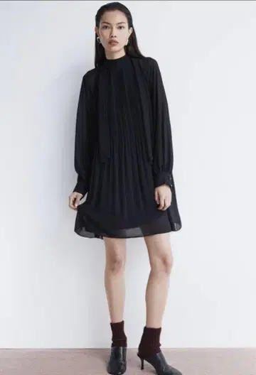 H&M 타이 컬러 플리츠 원피스 블랙 가을 옷