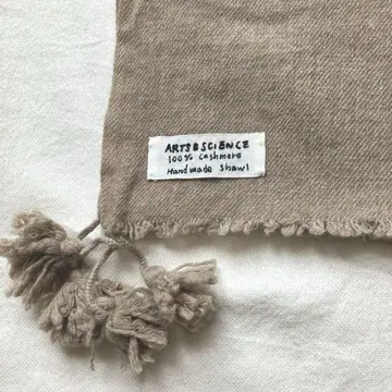 ARTS&SCIENCE 태슬 스톨 다니엘라 그레지스 유모레스크