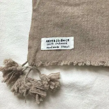 ARTS&SCIENCE 태슬 스톨 다니엘라 그레지스 유모레스크