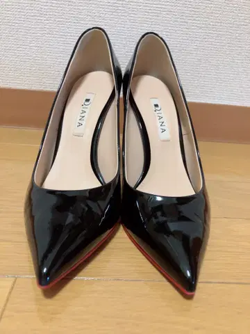 [ 다이애나 ] 새상품급 스틸레토 에나멜 펌프스 레드 밑창 23cm