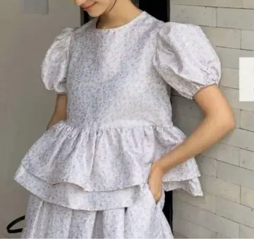 SARAH PUFF FRILL FLORAL TOPS 벌스데이 바쉬 2