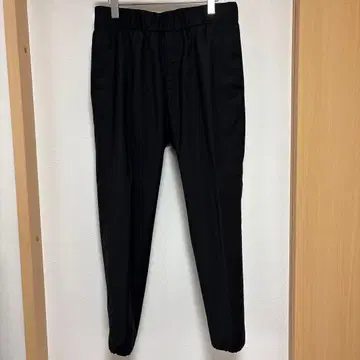 COS 블랙 슬랙스 EUR 46