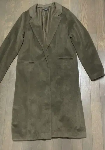 올리브색 롱 코트 포켓 부착