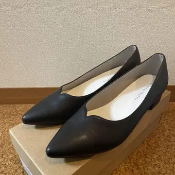 블랙 스틸레토 펌프스