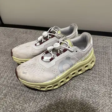 온 클라우드몬스터 23.5cm 여성용 FROACA