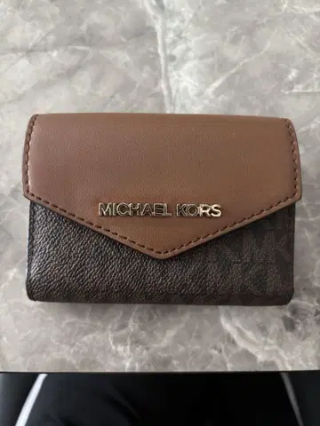 MICHAEL KORS 브라운 키케이스