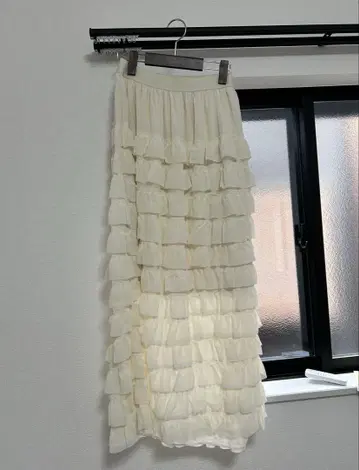 아이보리 프릴 캉캉 스커트