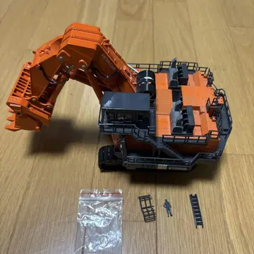 HITACHI EX 8000 1/87