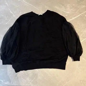 [ Loungedress ] 퍼프 슬리브 블랙 트레이닝복