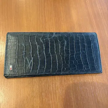 TOMMY HILFIGER 크로커다일 패턴 지갑