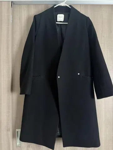 UNITED TOKYO 블랙 체스터 코트