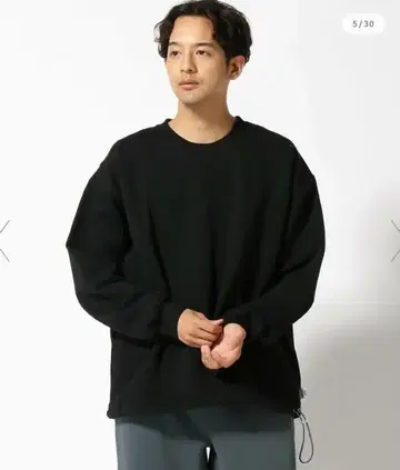 새상품 25년 가을/겨울 짐 마스터 스핀들 포함 맨투맨 블랙 L