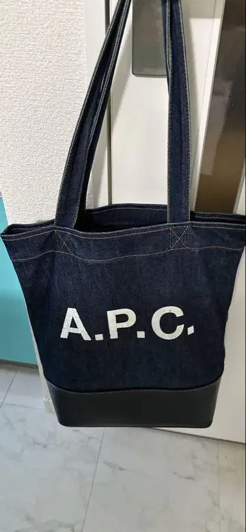 A.P.C. 데님 토트백