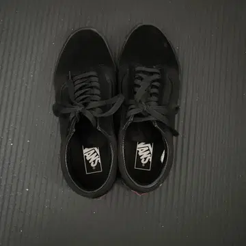 Vans 블랙 스니커즈