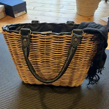 에바고스 바스켓백