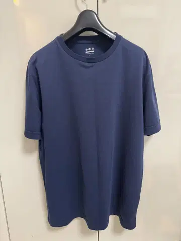 네이비 T셔츠 M 사이즈 쓰리 도츠