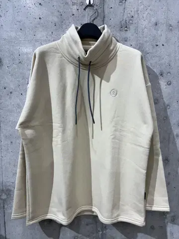 [ 미사용 새상품 ] HEVO 트레이닝복 화이트 size L
