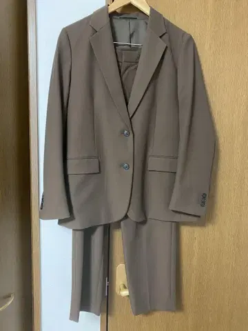 유니클로 브라운 셋업 수트