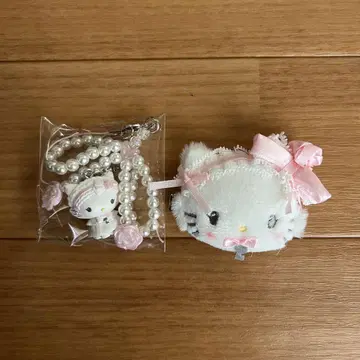 산리오 화이트 프릴 챠미 키티