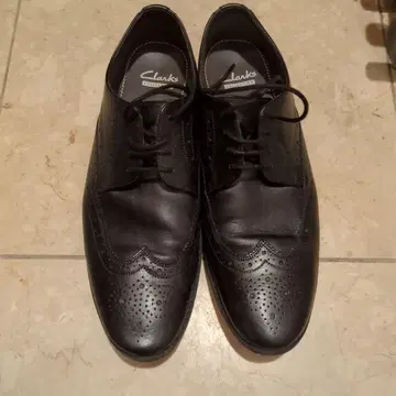 Clarks 가죽 신발