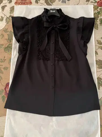 Rene 블라우스