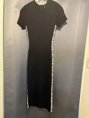 MICHAEL KORS 블랙 니트 원피스