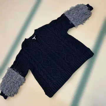 TITICACA 블랙 케이블 짜임 니트 LL