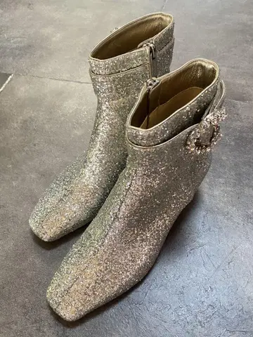 지미추 글리터 실버 앵클부츠