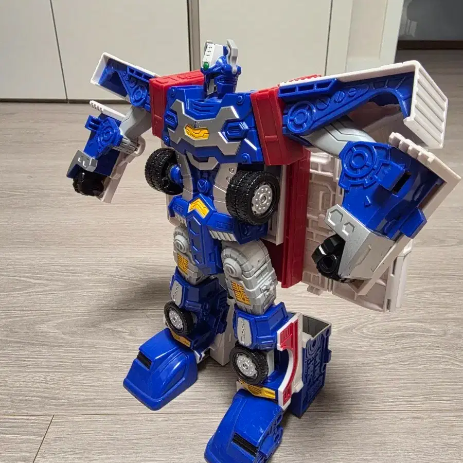 Hello Carbot Iront #헬로카봇,#아이언트 on Bunjang Global Site.