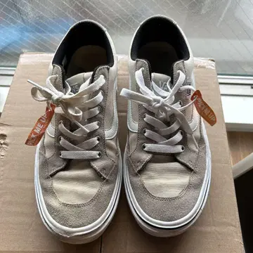 VANS 베이지 스니커즈