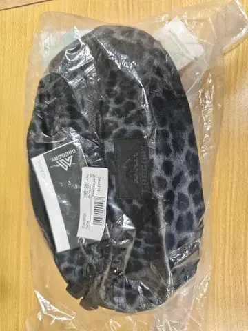 그레고리 웨스트 파우치 티니 테일메이트
