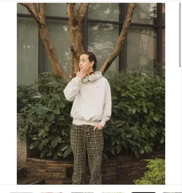 카츠키 군 착용 bless u 블레스유 후디 후드티 짧은 기장 레어