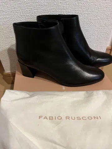 FABIO RUSCONI 블랙 가죽 부츠 38