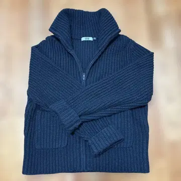 UNIQLO U 블랙 니트 아우터