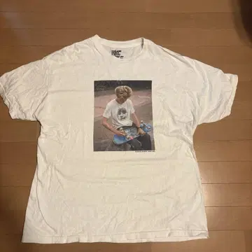 THRASH DUSTY T-SHIRT 화이트 티셔츠