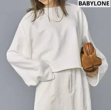 바빌론 BABYLONE 컷오프 숏 맨투맨 화이트