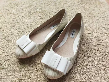 새상품급 Clarks 클락스 플랫 리본 포함 펌프스! 23.5cm