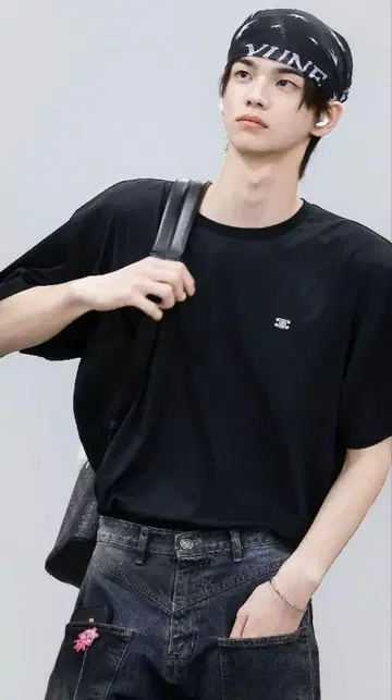 TWS 시뉴 CRYBABY Crying Again 인형 배지