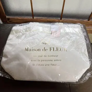 Maison de FLEUR 화이트 토트백