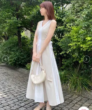 SNIDEL 사이드 플리츠 바이컬러 원피스