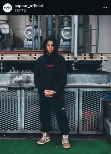 'YEAR OF THE SNAKE' HOODIE 블랙