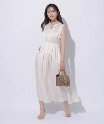 [ 미사용 새상품 ] 아푸와이저 리셰 새틴 턱 원피스