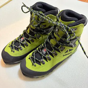 Lowa 겨울용 등산화 26cm 로버